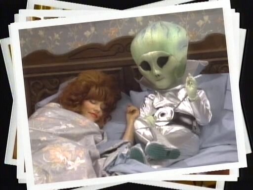 Married ... with Aliens