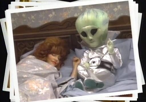 Married ... with Aliens